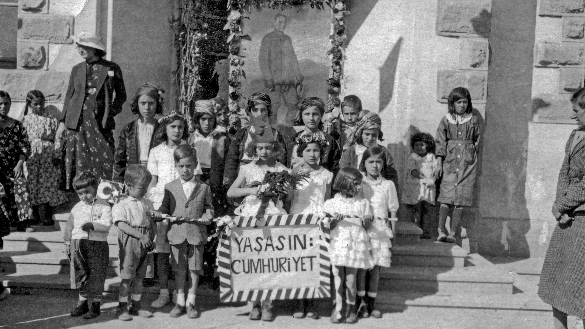 Bir miras ve sorumluluk: Cumhuriyet çocuğu olmak